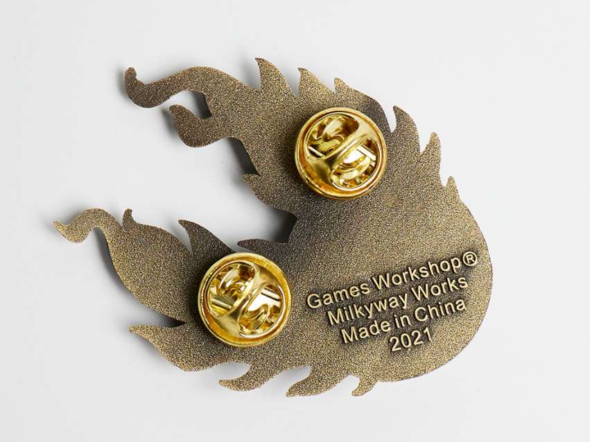 Total War III Warhammer brooch Game Twin Tailed Comet Pin Badge 40K Starforged - Image 3