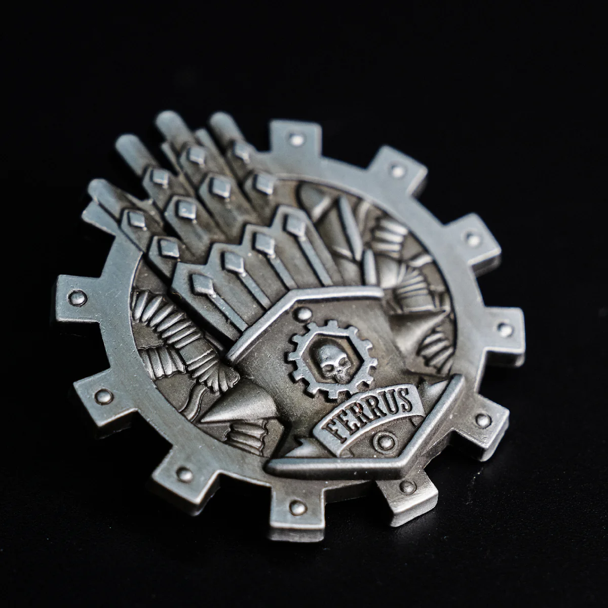 Starforged Warband Chapter Icon Iron Hands Pin Badge Warhammer 40000 Brooch - Image 2