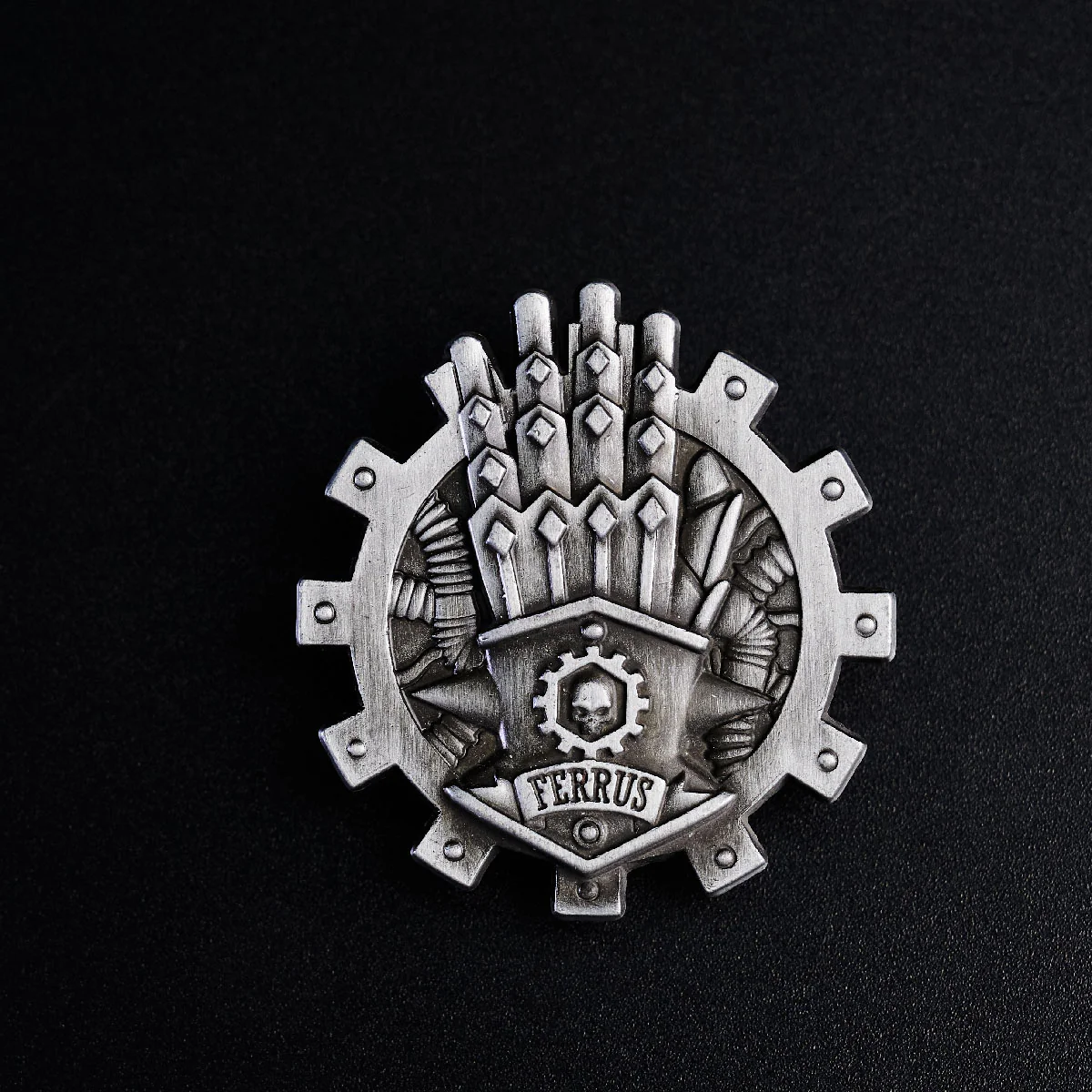 Starforged Warband Chapter Icon Iron Hands Pin Badge Warhammer 40000 Brooch - Image 5